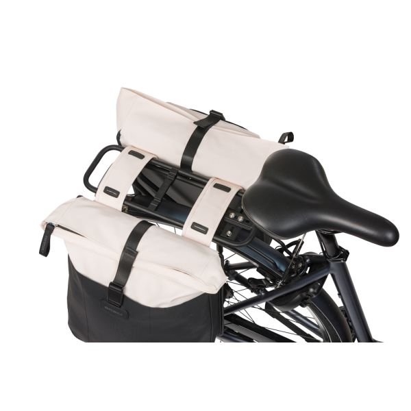Dubbele fietstas Basil Vive 28-35L 14 x 30 x 38 cm - wit/zwart