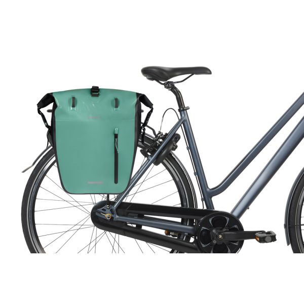 Enkele fietstas Basil Rivo L tarppaulin MIK 25-31L 14 x 28 x 43 cm - groen/zwart