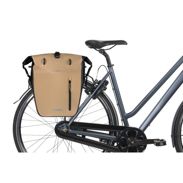 Enkele fietstas Basil Rivo L tarpaulin MIK 25-31L 14 x 28 x 43 cm - zand/zwart