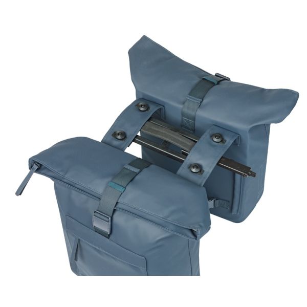 Dubbele fietstas Basil Brooklyn MIK 41L 14 x 30 x 37 cm - blauw